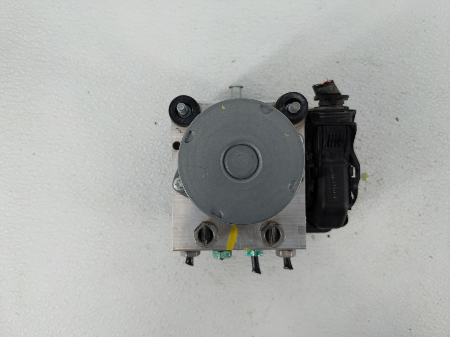 2017 Chevrolet Malibu ABS Pump Control Module Replacement P/N:84139399 Fits OEM Used Auto Parts - Oemusedautoparts1.com