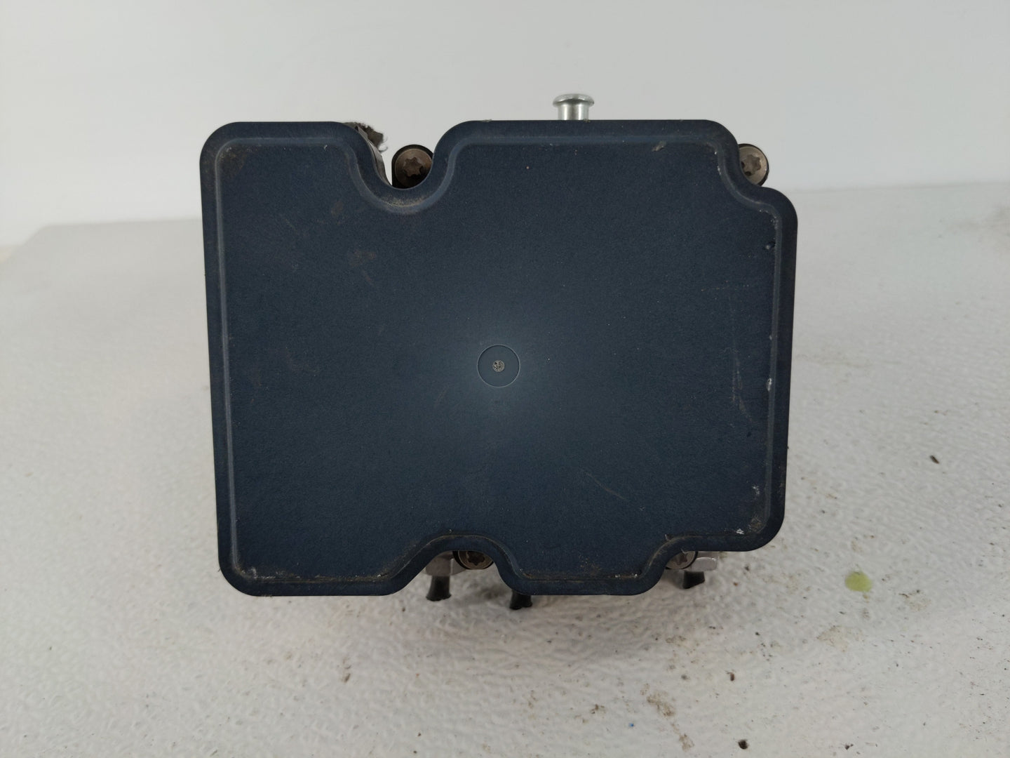 2017 Chevrolet Malibu ABS Pump Control Module Replacement P/N:84139399 Fits OEM Used Auto Parts - Oemusedautoparts1.com
