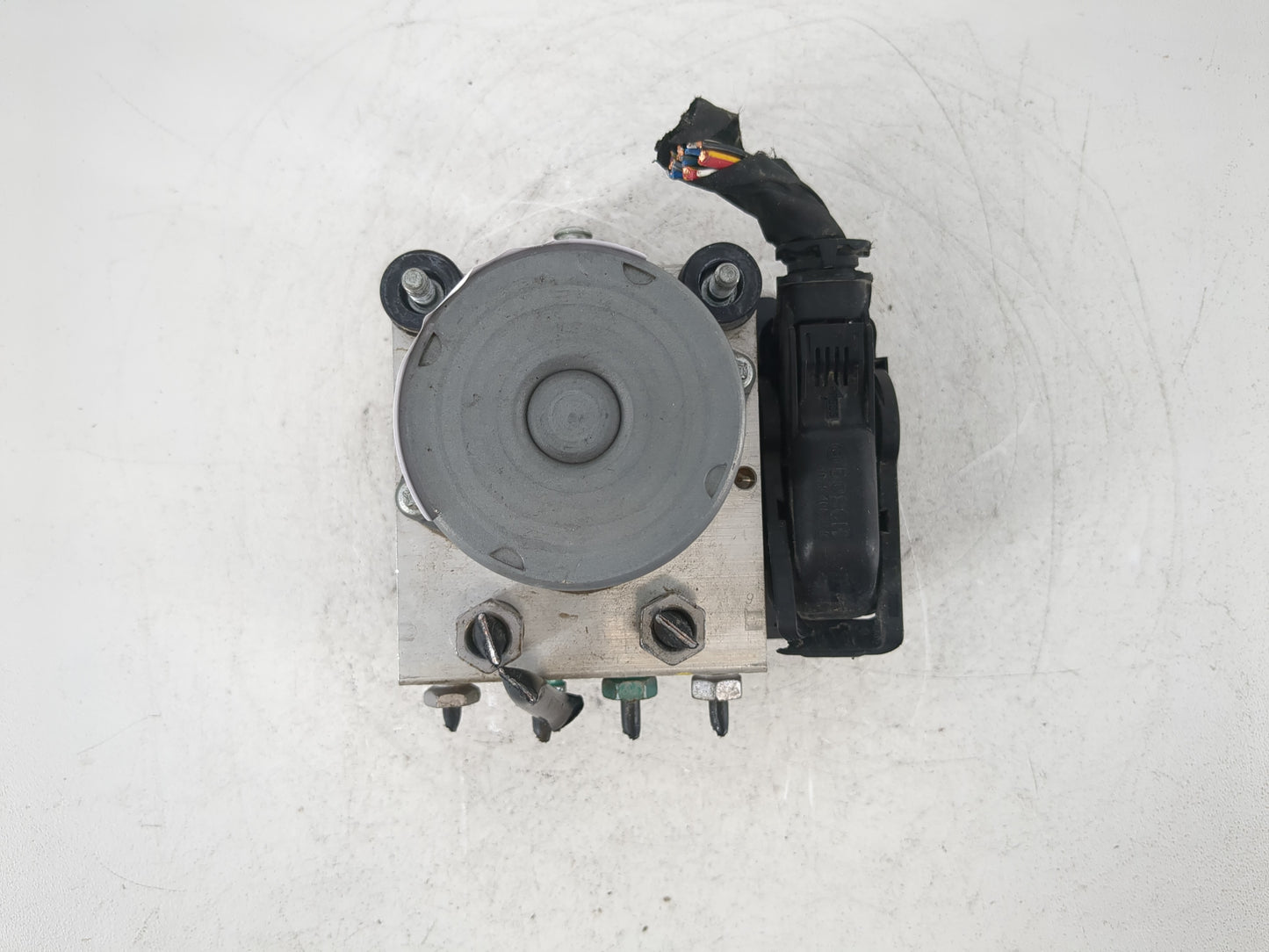 2017 Chevrolet Malibu ABS Pump Control Module Replacement P/N:8420 5164 Fits OEM Used Auto Parts - Oemusedautoparts1.com