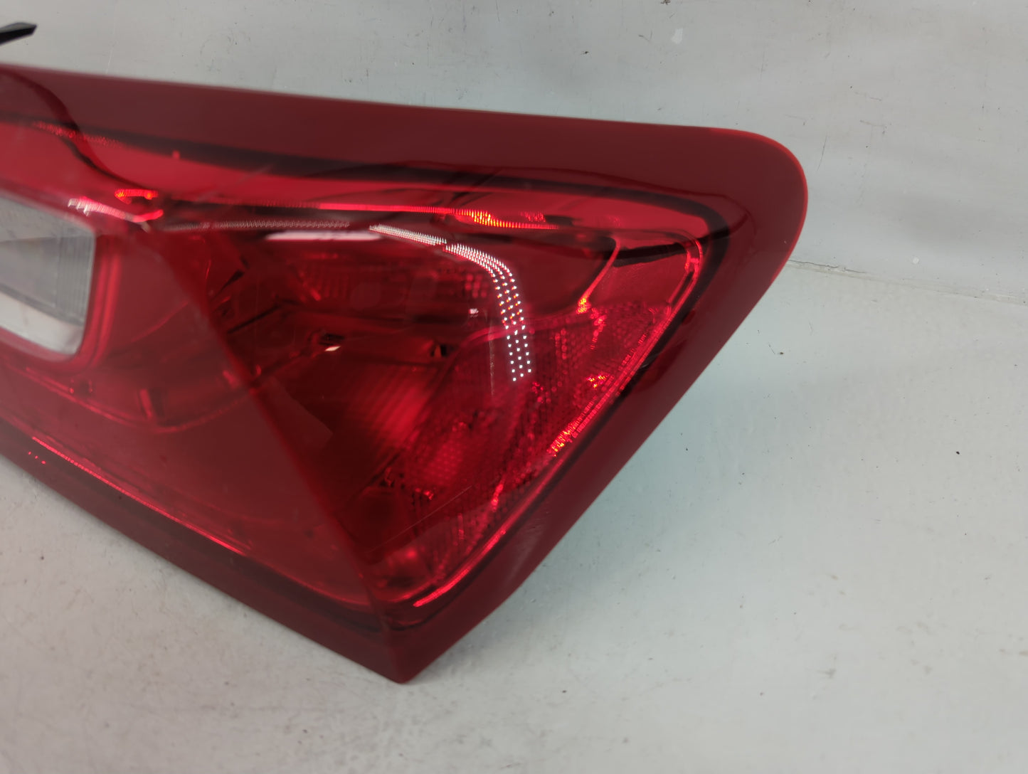 2016-2018 Chevrolet Malibu Tail Light Assembly Passenger Right OEM P/N:84132377 Fits Fits 2016 2017 2018 OEM Used Auto Parts