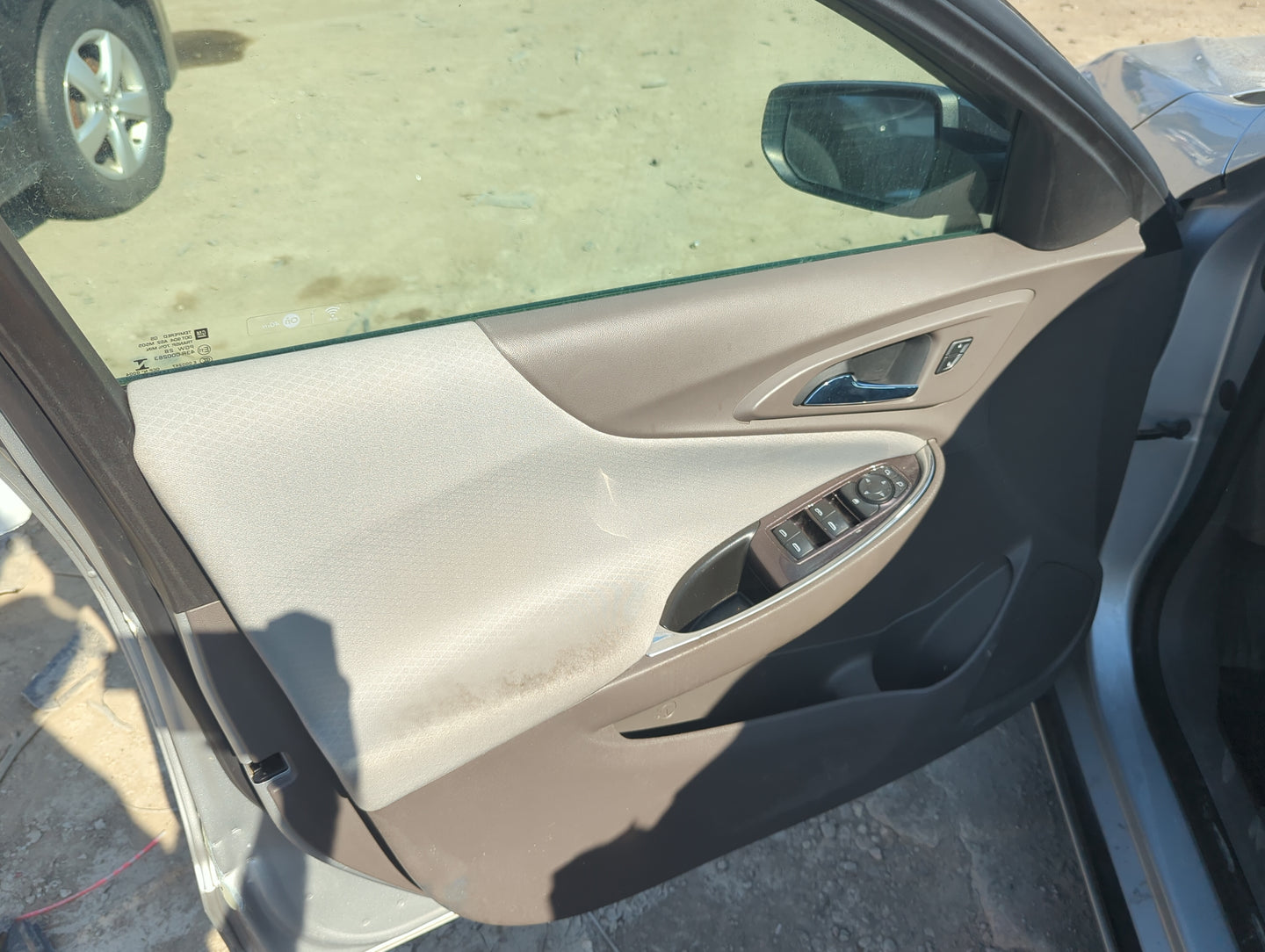 2017 Chevrolet Malibu Front Left Driver Interior Door Panel Trim 1158993 - Oemusedautoparts1.com