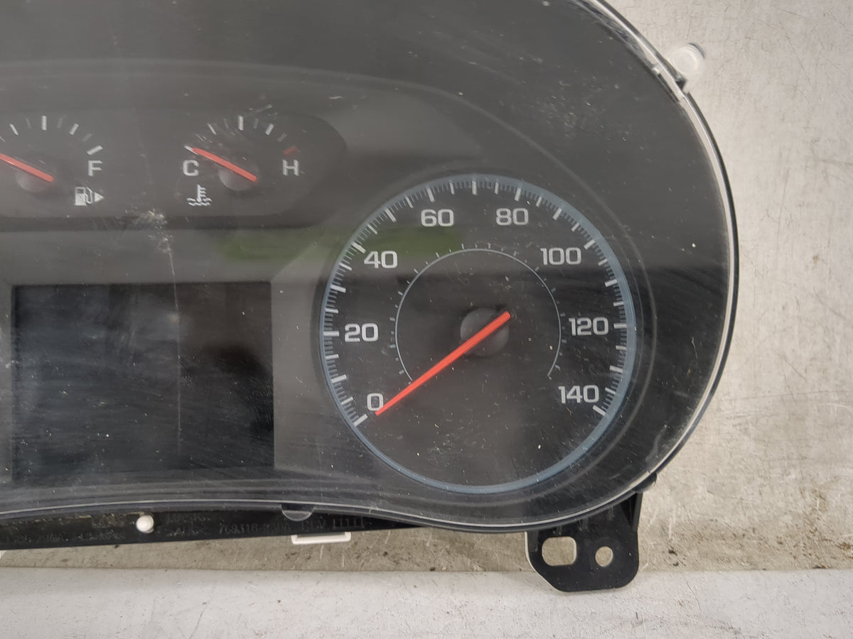 2017-2018 Chevrolet Malibu Instrument Cluster Speedometer Gauges P/N:84128302 Miles:145K Fits Fits 2017 2018 OEM Used Auto P