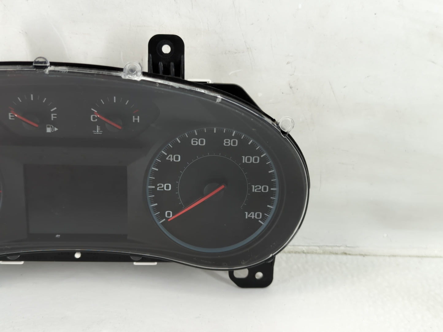 2017-2018 Chevrolet Malibu Instrument Cluster Speedometer Gauges P/N:84128302 Fits Fits 2017 2018 OEM Used Auto Parts - Oemu