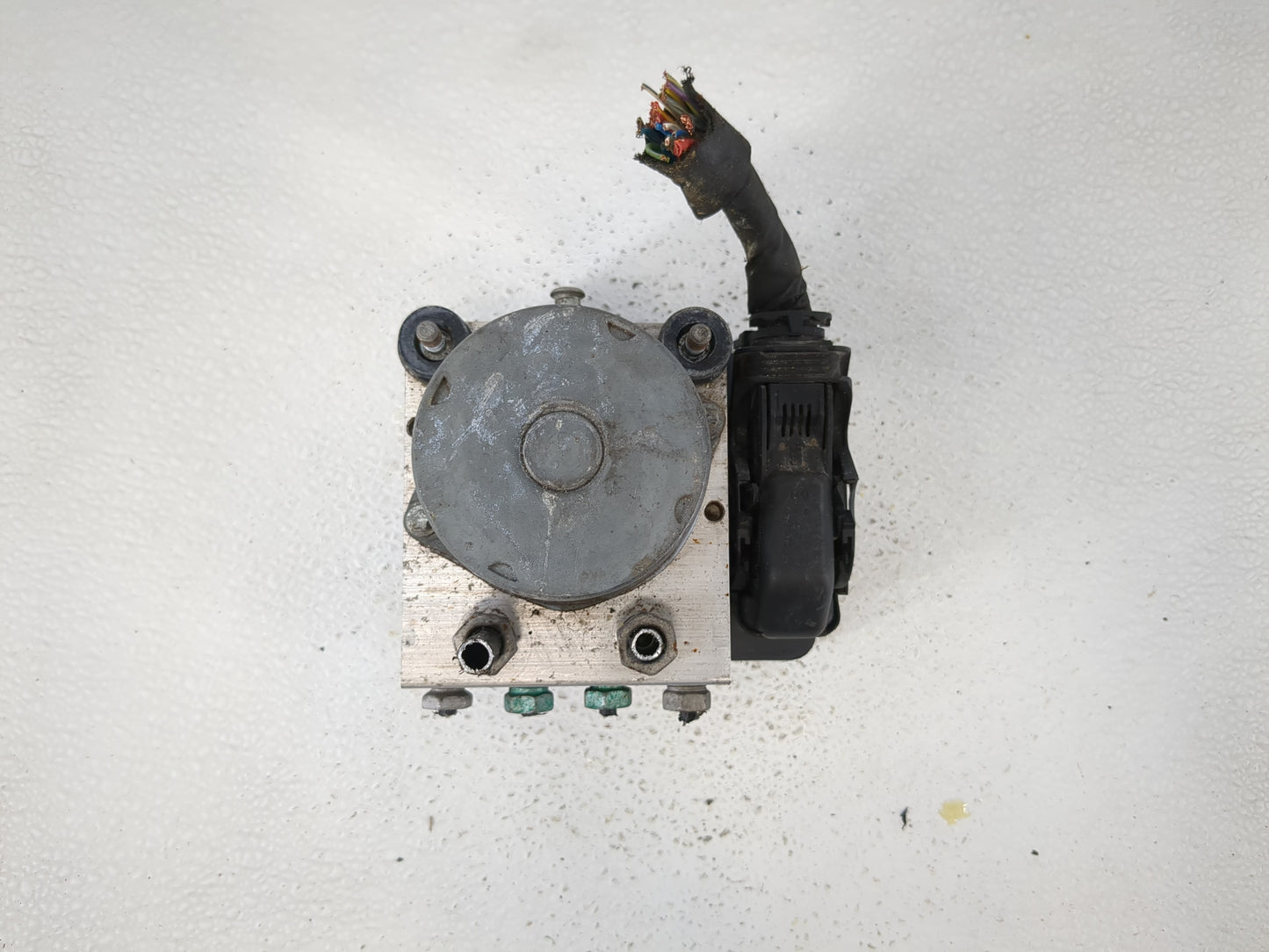 2017 Chevrolet Malibu ABS Pump Control Module Replacement P/N:8413 9399 Fits OEM Used Auto Parts - Oemusedautoparts1.com