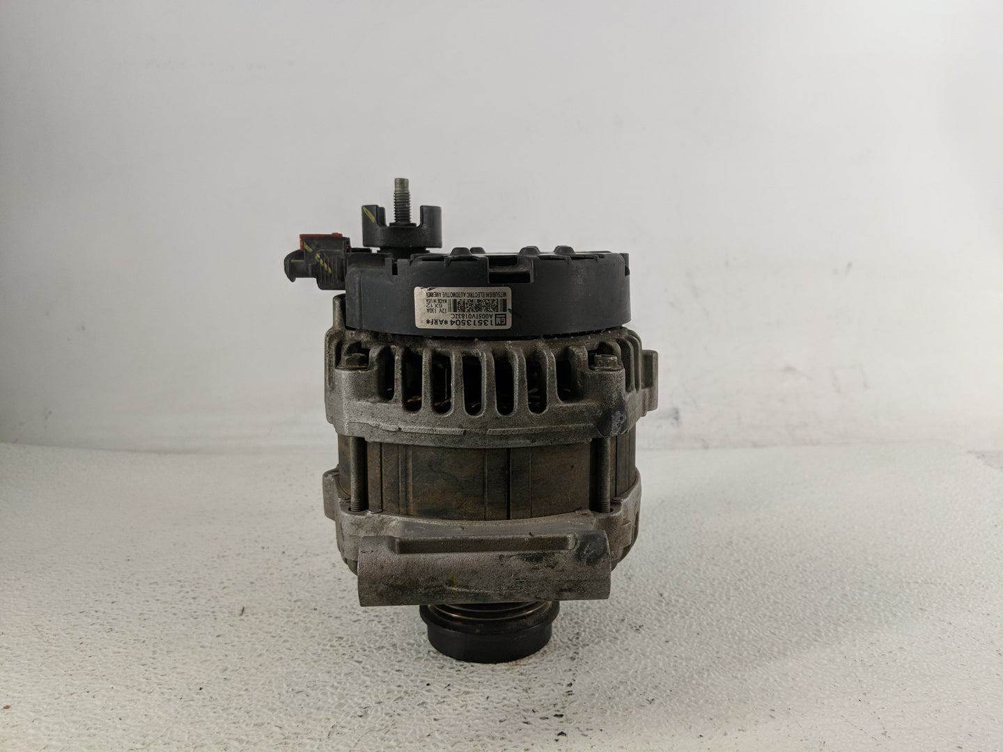 2016-2018 Chevrolet Malibu Alternator Replacement Generator Charging Assembly Engine OEM P/N:13513504 Fits OEM Used Auto Par