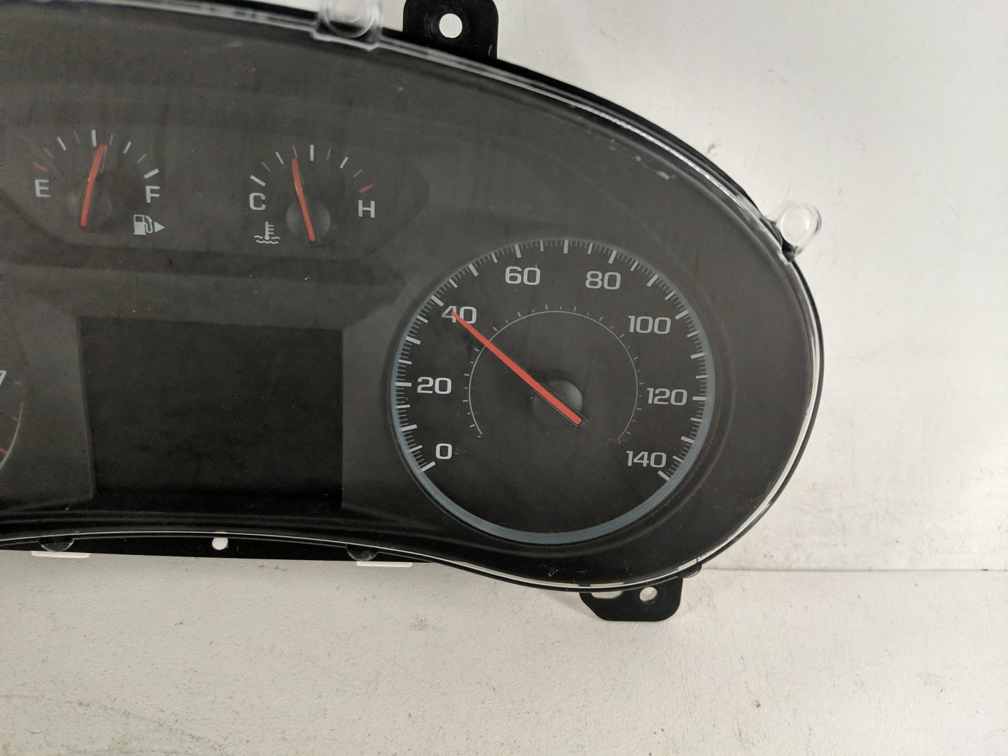 2017-2018 Chevrolet Malibu Instrument Cluster Speedometer Gauges P/N:84128302 Fits Fits 2017 2018 OEM Used Auto Parts - Oemu
