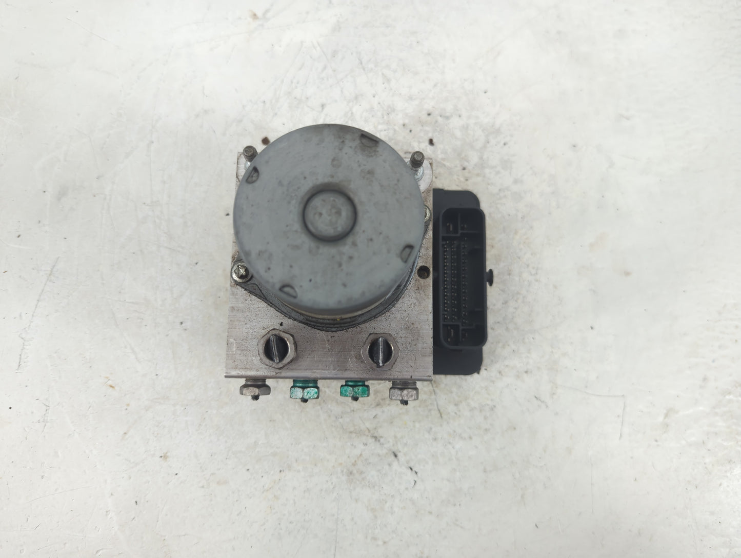 2017 Chevrolet Malibu ABS Pump Control Module Replacement P/N:8413 0399 Fits OEM Used Auto Parts - Oemusedautoparts1.com