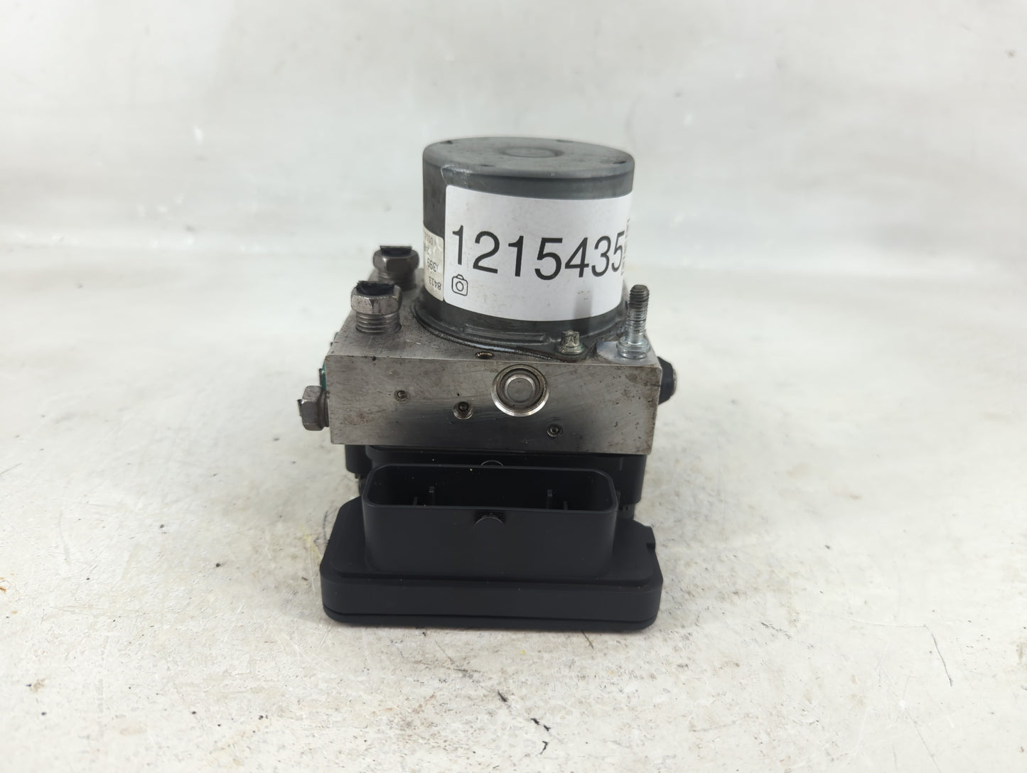 2017 Chevrolet Malibu ABS Pump Control Module Replacement P/N:8413 0399 Fits OEM Used Auto Parts - Oemusedautoparts1.com