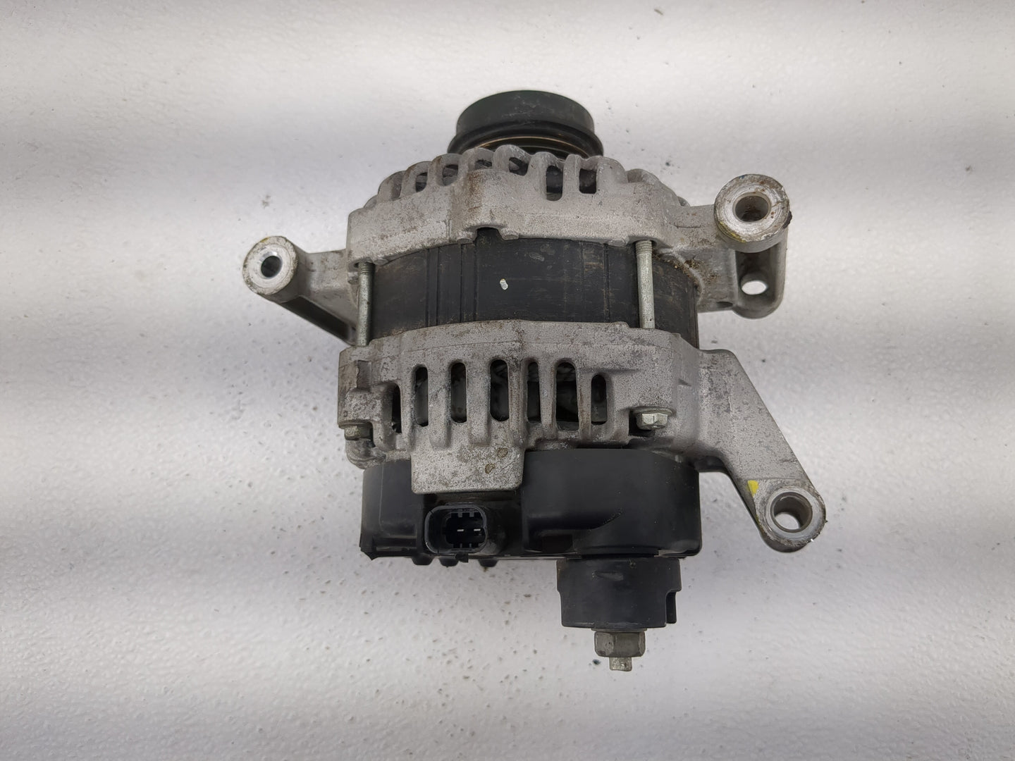 2016-2018 Chevrolet Malibu Alternator Replacement Generator Charging Assembly Engine OEM P/N:A005TV0181ZC 13506528 Fits OEM 