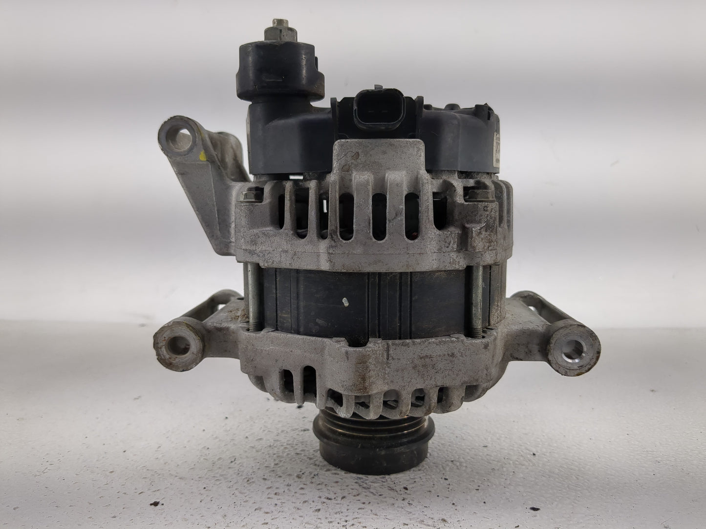 2016-2018 Chevrolet Malibu Alternator Replacement Generator Charging Assembly Engine OEM P/N:A005TV0181ZC 13506528 Fits OEM 