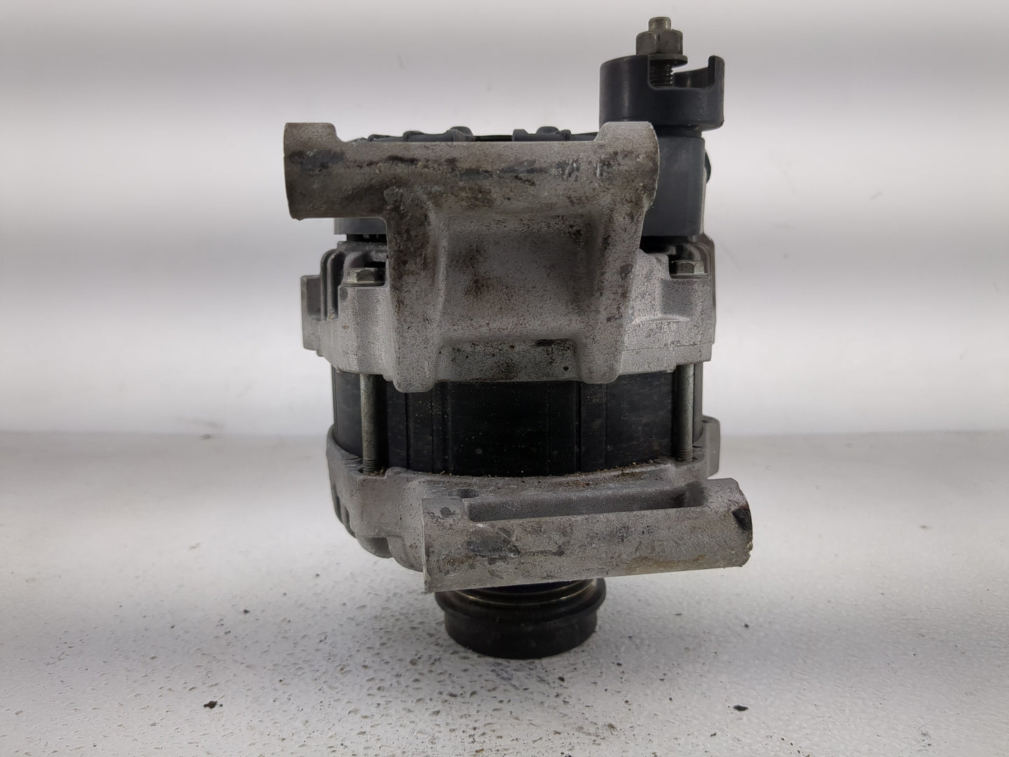 2016-2018 Chevrolet Malibu Alternator Replacement Generator Charging Assembly Engine OEM P/N:A005TV0181ZC 13506528 Fits OEM 