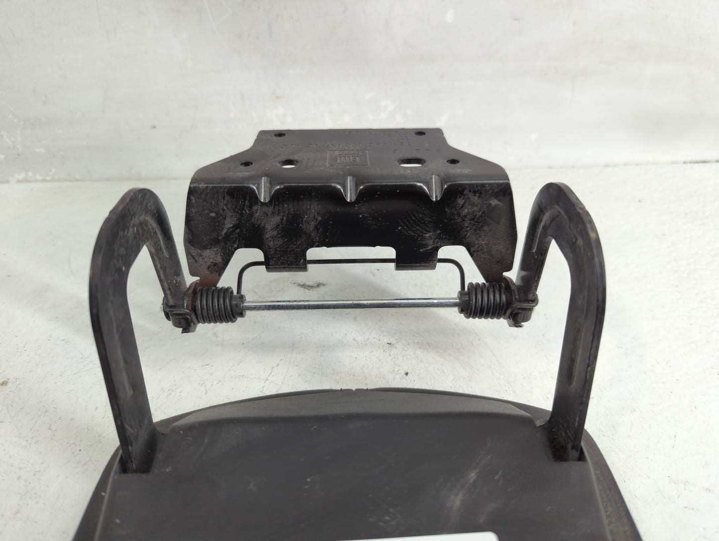 2017 Chevrolet Malibu Center Console Armrest Cover Lid Fits OEM Used Auto Parts - Oemusedautoparts1.com