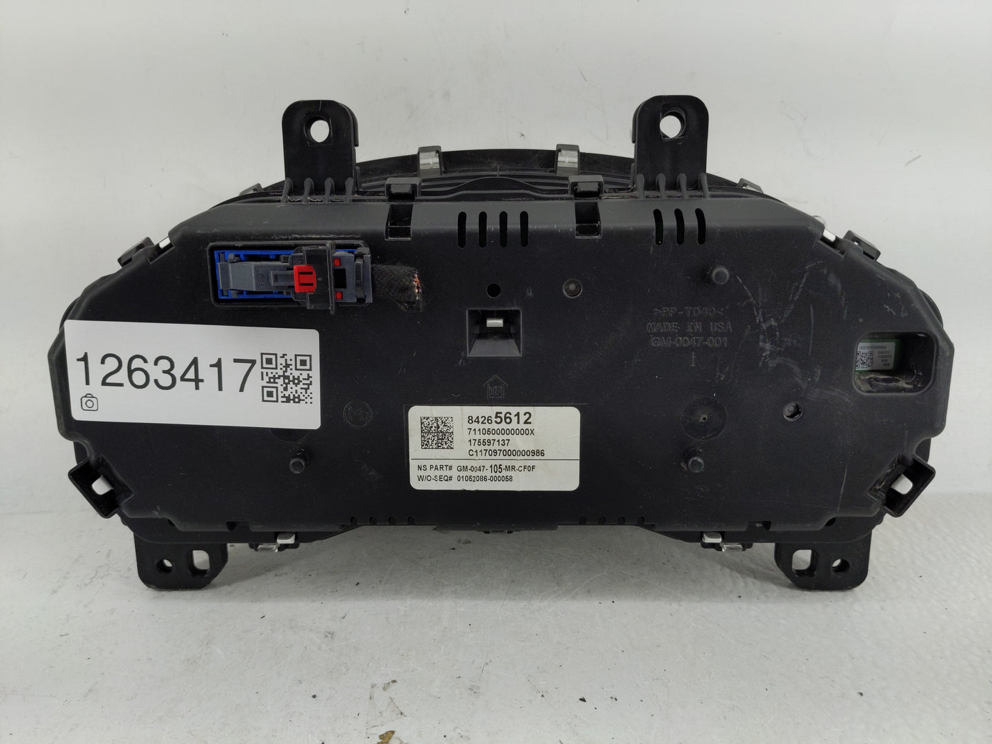 2017 Chevrolet Malibu Instrument Cluster Speedometer Gauges P/N:84265612 Fits OEM Used Auto Parts - Oemusedautoparts1.com