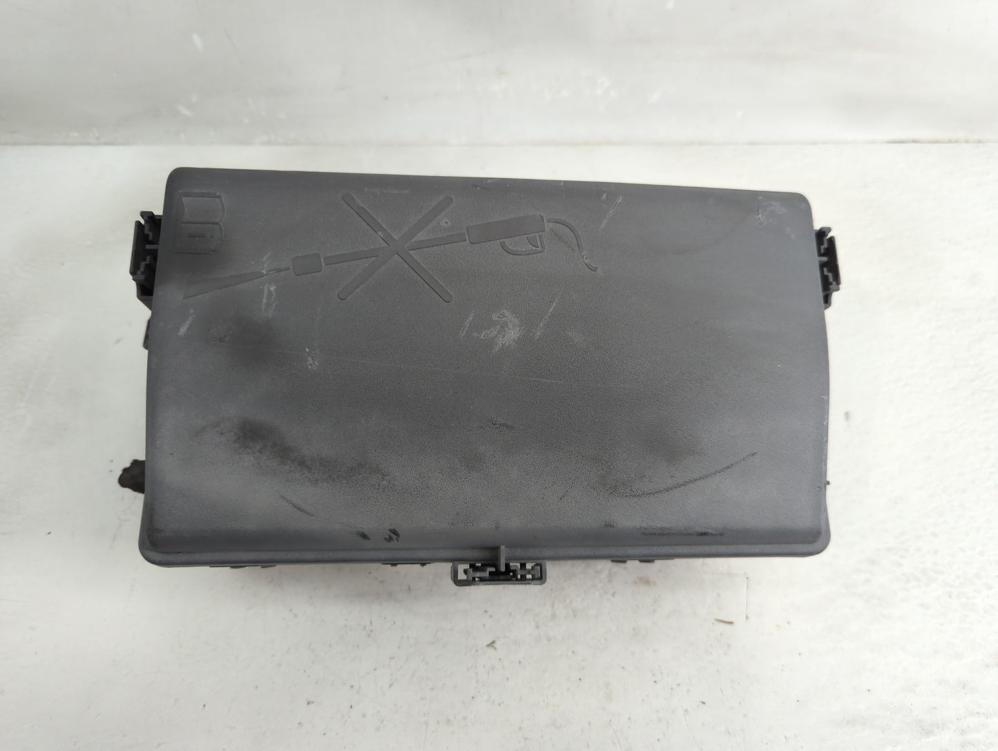 2016-2017 Chevrolet Malibu Fusebox Fuse Box Panel Relay Module P/N:812461952 Fits Fits 2016 2017 OEM Used Auto Parts - Oemus