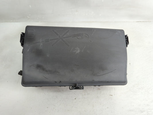 2016-2017 Chevrolet Malibu Fusebox Fuse Box Panel Relay Module P/N:812461952 Fits Fits 2016 2017 OEM Used Auto Parts - Oemus