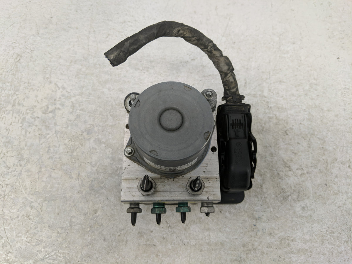 2017 Chevrolet Malibu Anti-Lock Brake ABS Pump Module Actuator OEM P/N:06505576 Fits OEM Used Auto Parts - Oemusedautoparts1