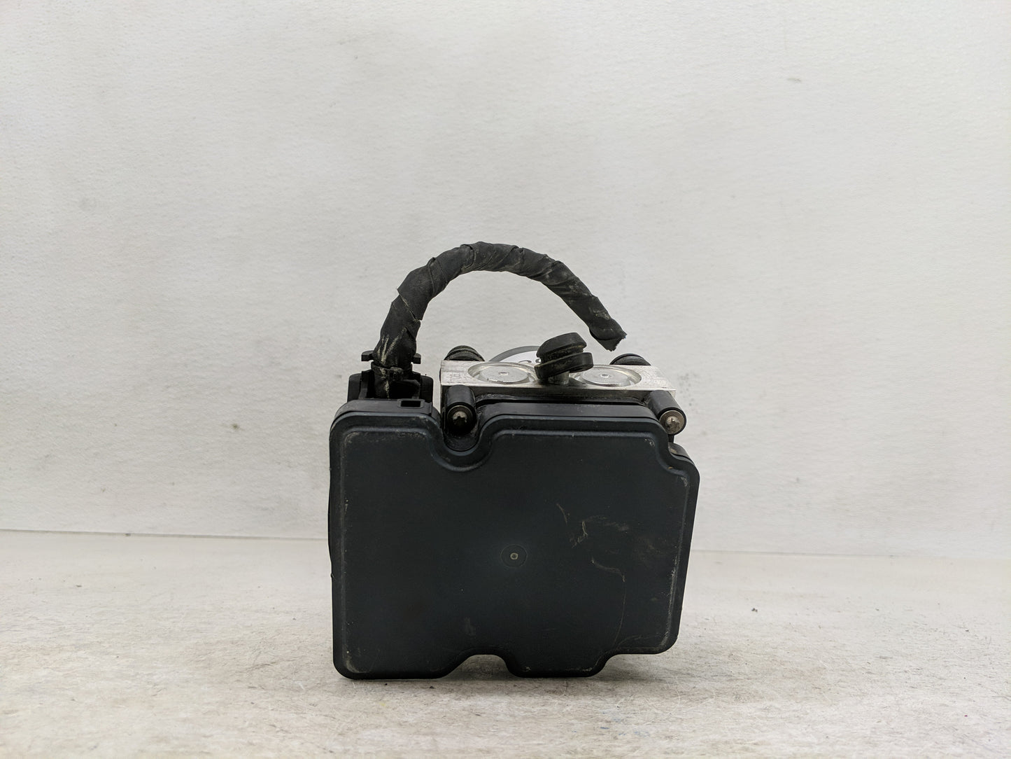 2017 Chevrolet Malibu ABS Pump Control Module Replacement P/N:06505576 Fits OEM Used Auto Parts - Oemusedautoparts1.com