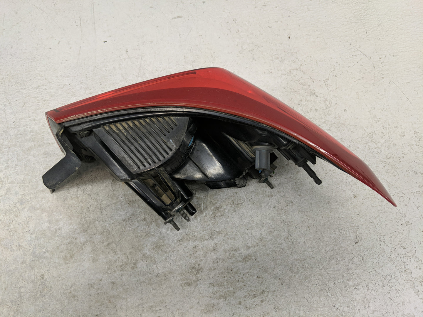 2016-2021 Chevrolet Malibu Tail Light Assembly Driver Left OEM P/N:84132376 Fits Fits 2016 2017 2018 2019 2020 2021 OEM Used