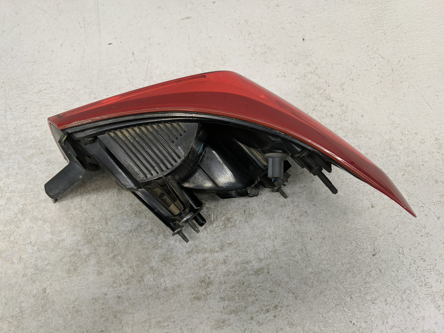 2016-2021 Chevrolet Malibu Tail Light Assembly Driver Left OEM P/N:84132376 Fits Fits 2016 2017 2018 2019 2020 2021 OEM Used
