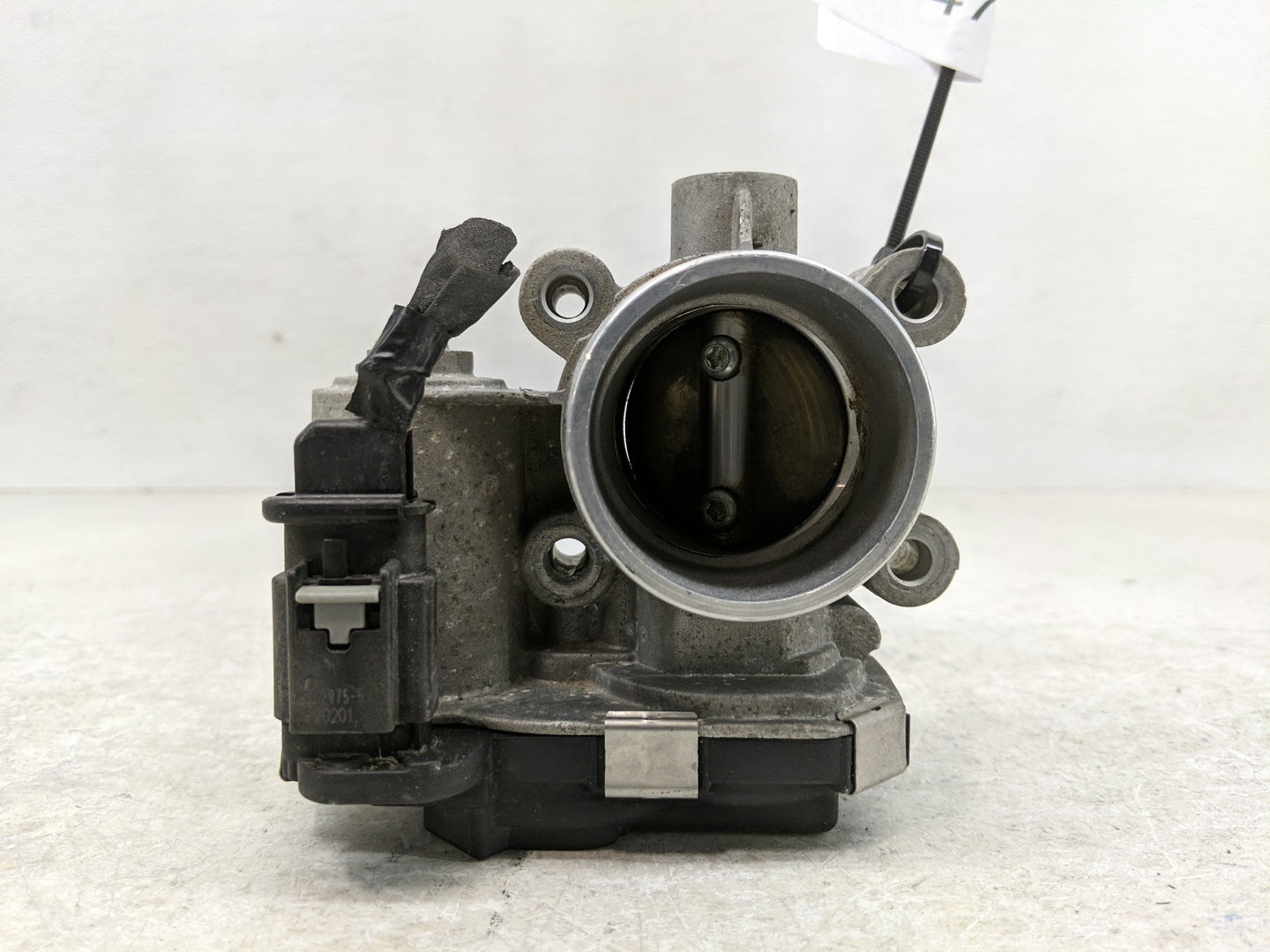 2016-2021 Chevrolet Malibu Throttle Body Fits Fits 2016 2017 2018 2019 2020 2021 2022 OEM Used Auto Parts - Oemusedautoparts