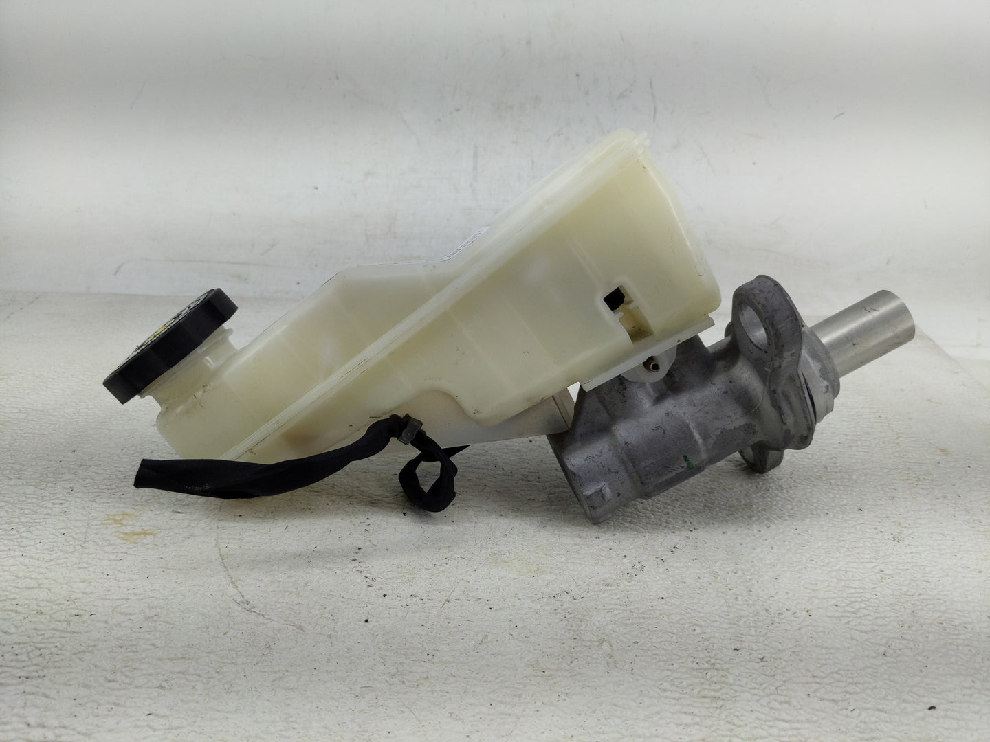 2017 Chevrolet Malibu Power Brake Booster Oem 1290072 - Oemusedautoparts1.com