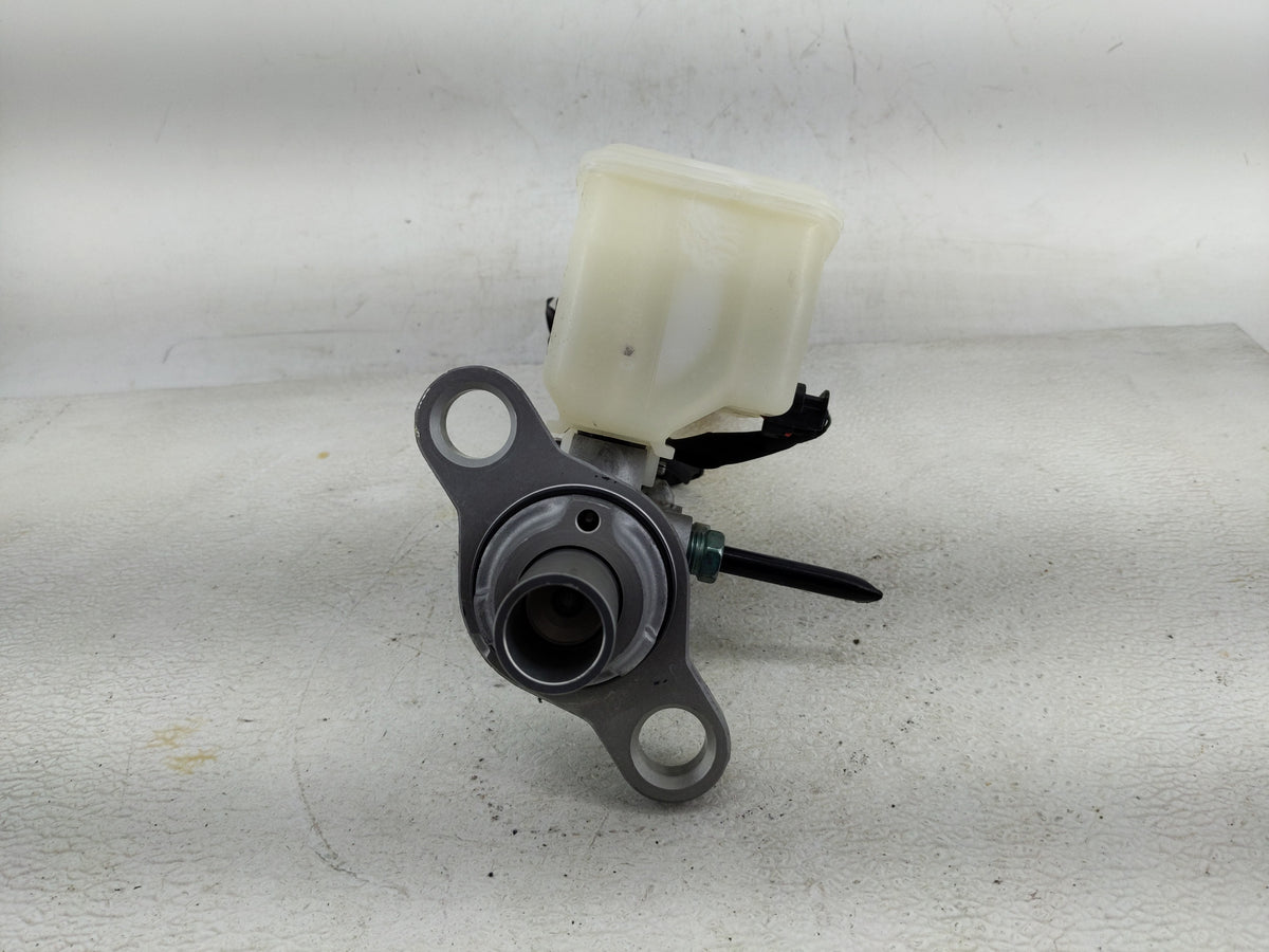 2017 Chevrolet Malibu Power Brake Booster Oem 1290072 - Oemusedautoparts1.com