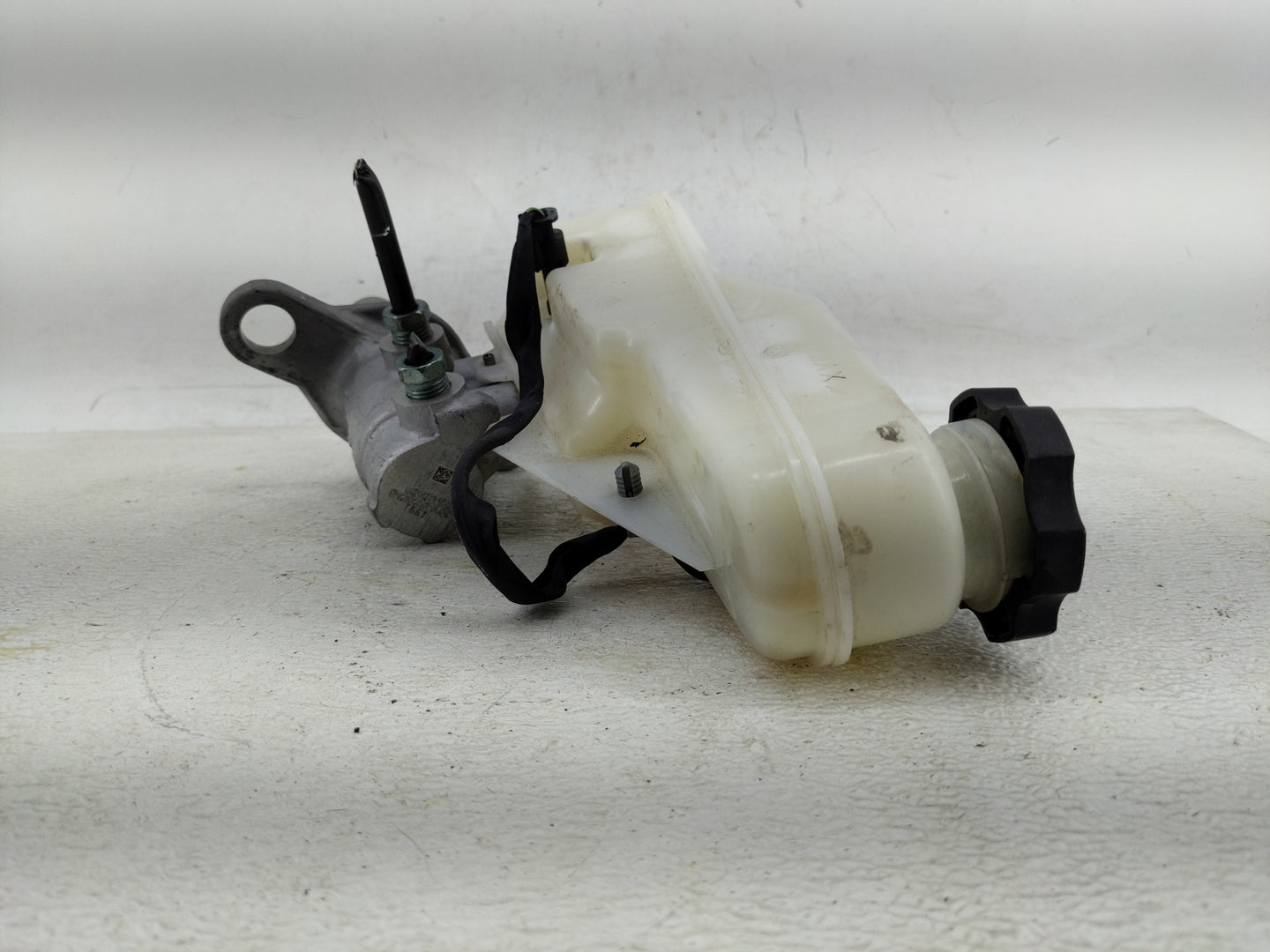 2017 Chevrolet Malibu Power Brake Booster Oem 1290072 - Oemusedautoparts1.com