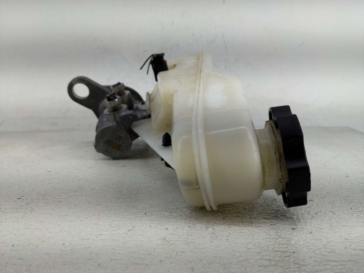 2017 Chevrolet Malibu Power Brake Booster Oem 1290085 - Oemusedautoparts1.com