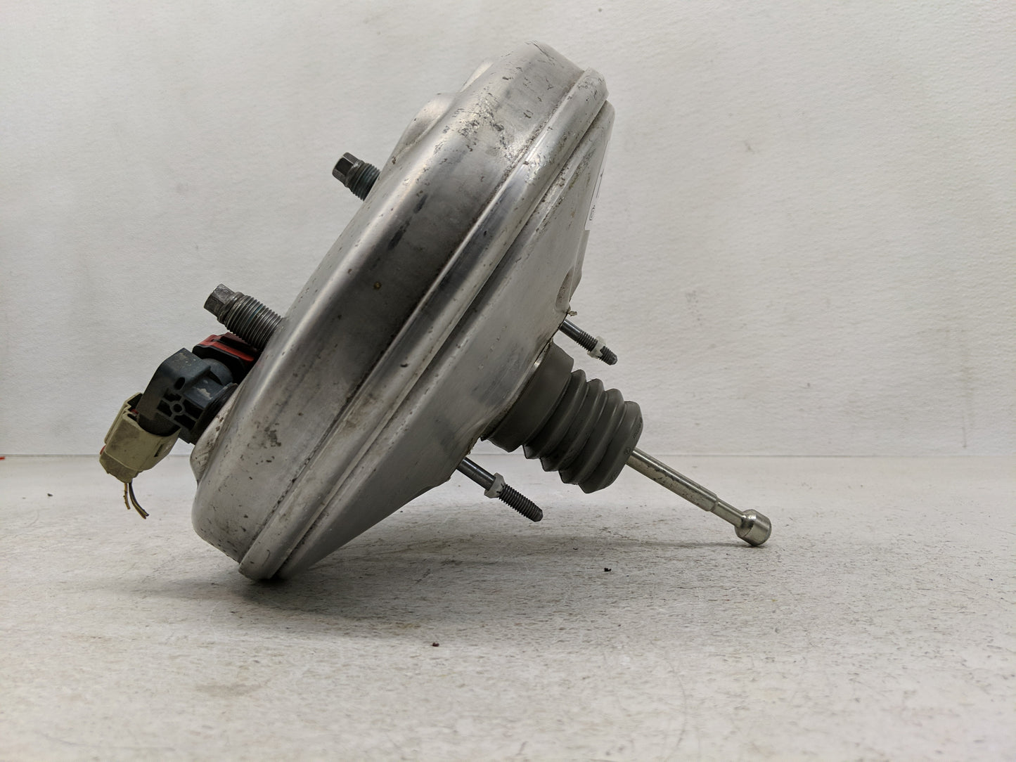 2017 Chevrolet Malibu Power Brake Booster Oem - Oemusedautoparts1.com