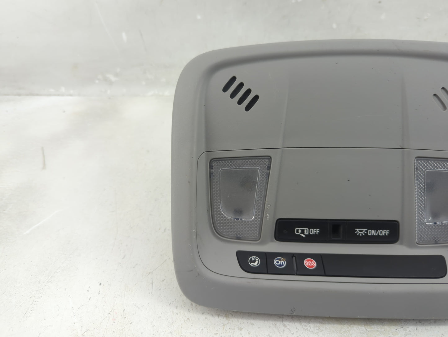 2016-2021 Chevrolet Malibu Overhead Roof Console 1321832 - Oemusedautoparts1.com