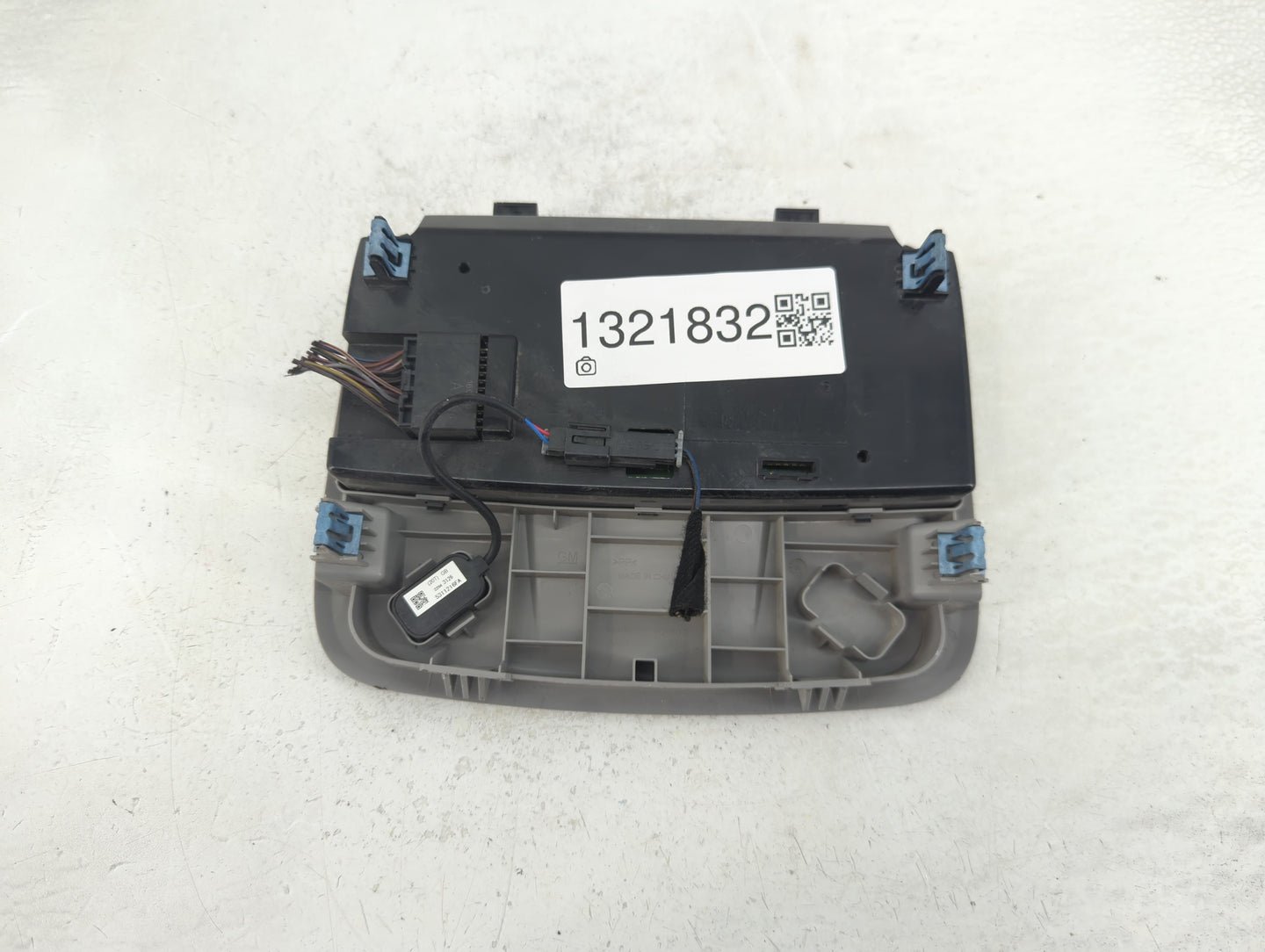 2016-2021 Chevrolet Malibu Overhead Roof Console 1321832 - Oemusedautoparts1.com