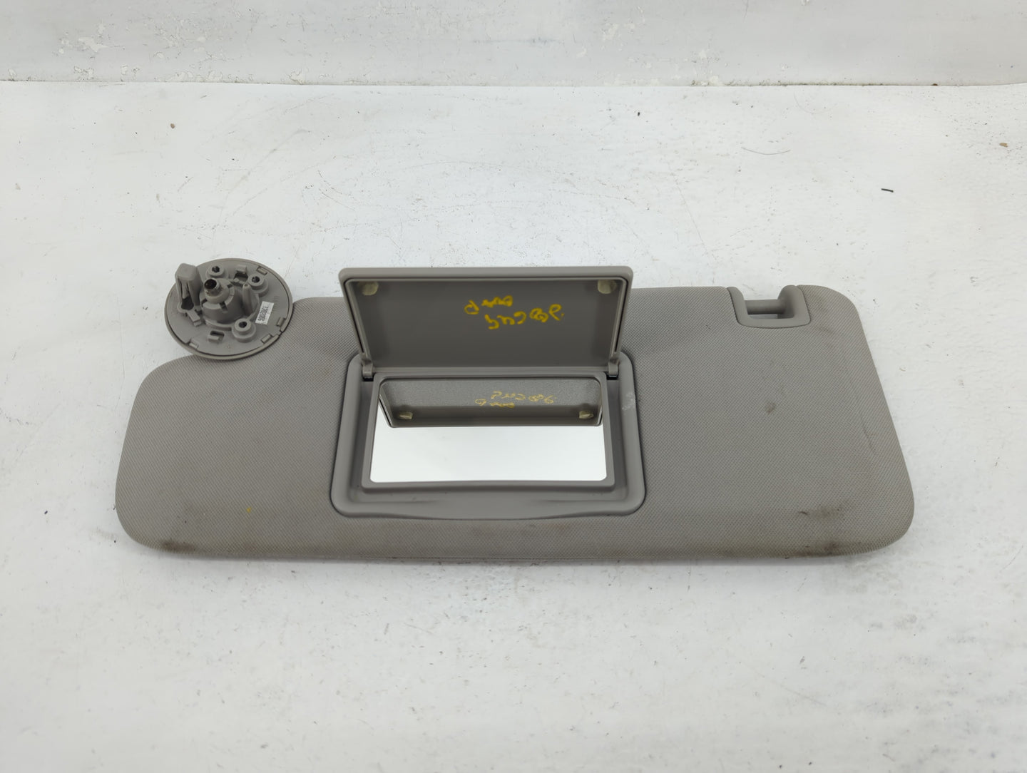 2017 Chevrolet Malibu Sun Visor Shade Replacement Driver Left Mirror Fits OEM Used Auto Parts - Oemusedautoparts1.com