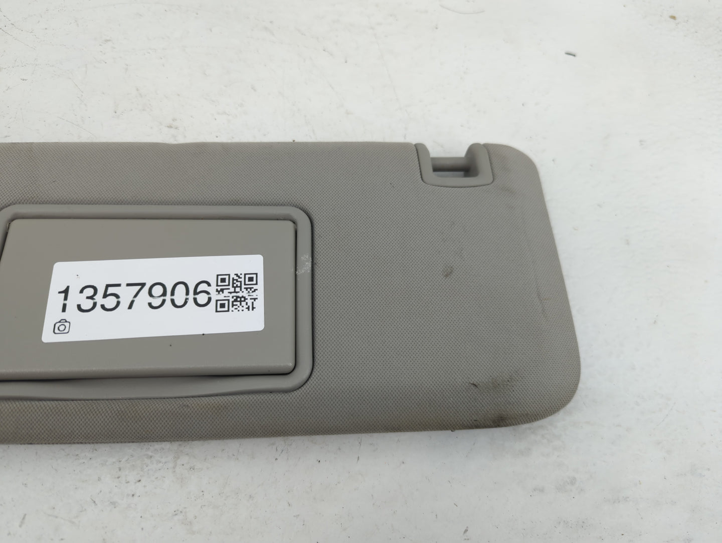 2017 Chevrolet Malibu Sun Visor Shade Replacement Driver Left Mirror Fits OEM Used Auto Parts - Oemusedautoparts1.com