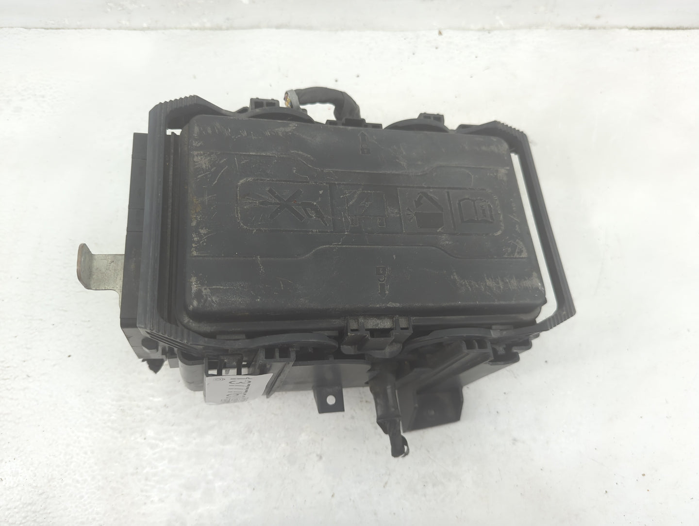 2017-2018 Chevrolet Malibu Fusebox Fuse Box Panel Relay Module Fits Fits 2017 2018 OEM Used Auto Parts - Oemusedautoparts1.c