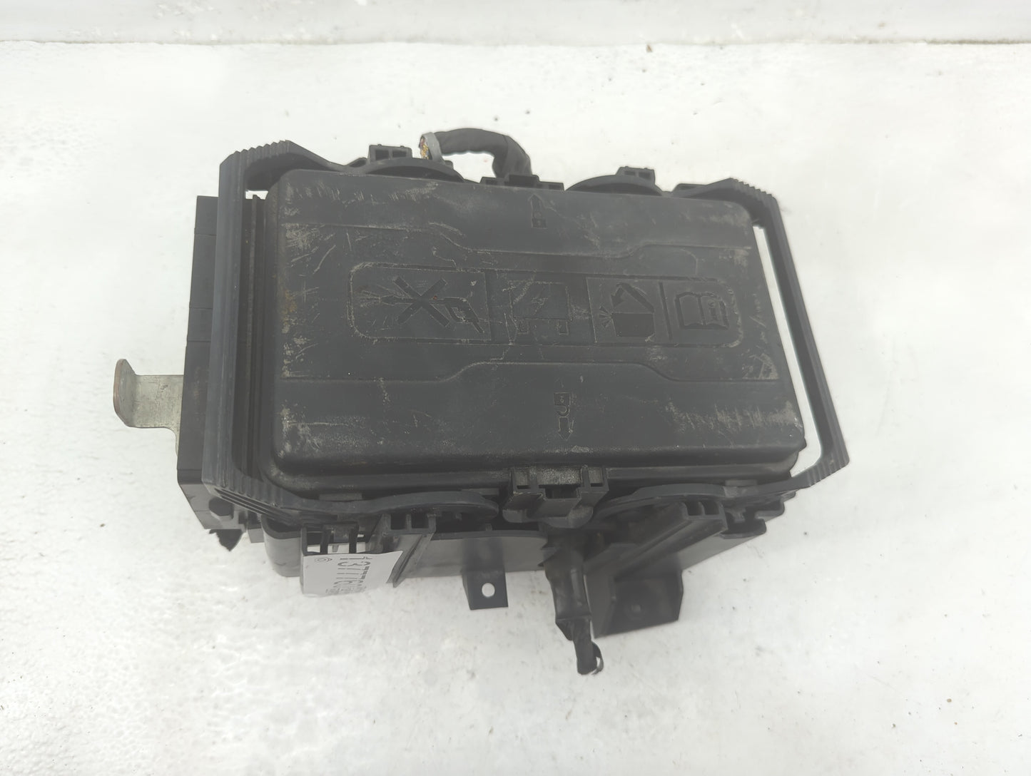 2017-2018 Chevrolet Malibu Fusebox Fuse Box Panel Relay Module Fits Fits 2017 2018 OEM Used Auto Parts - Oemusedautoparts1.c