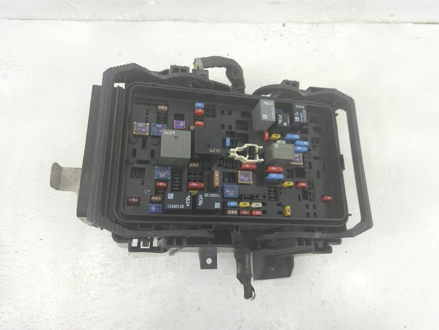 2017-2018 Chevrolet Malibu Fusebox Fuse Box Panel Relay Module Fits Fits 2017 2018 OEM Used Auto Parts - Oemusedautoparts1.c