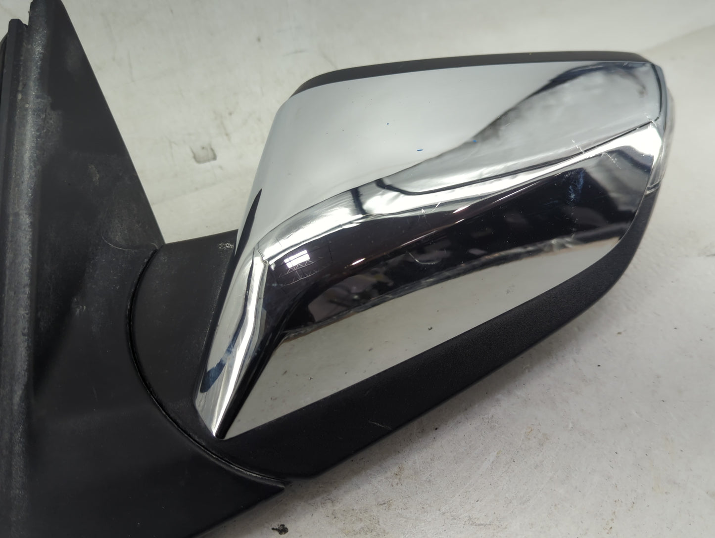 2016-2018 Chevrolet Malibu Driver Side View Mirror - Left Door Mirror OEM Used - Oemusedautoparts1.com