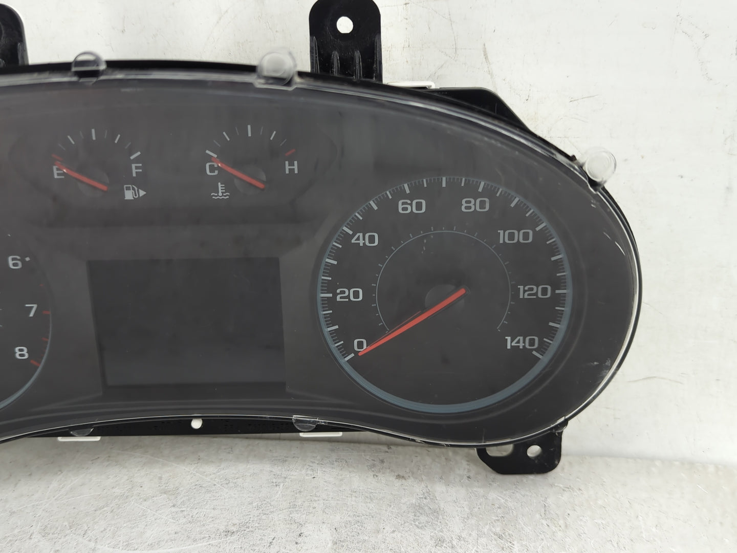 2017-2018 Chevrolet Malibu Instrument Cluster Speedometer Gauges P/N:84128302 Fits Fits 2017 2018 OEM Used Auto Parts - Oemu