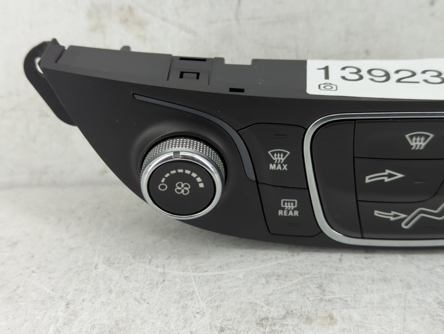 2016-2017 Chevrolet Malibu Climate Control Module Temperature AC/Heater Replacement P/N:000235226 84178406 Fits Fits 2016 20