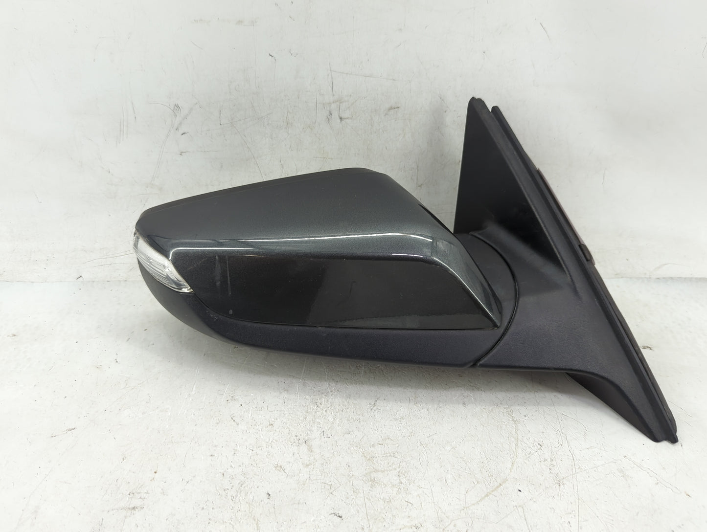 2016-2018 Chevrolet Malibu Passenger Side View Mirror - Right Door Mirror OEM Used - Oemusedautoparts1.com