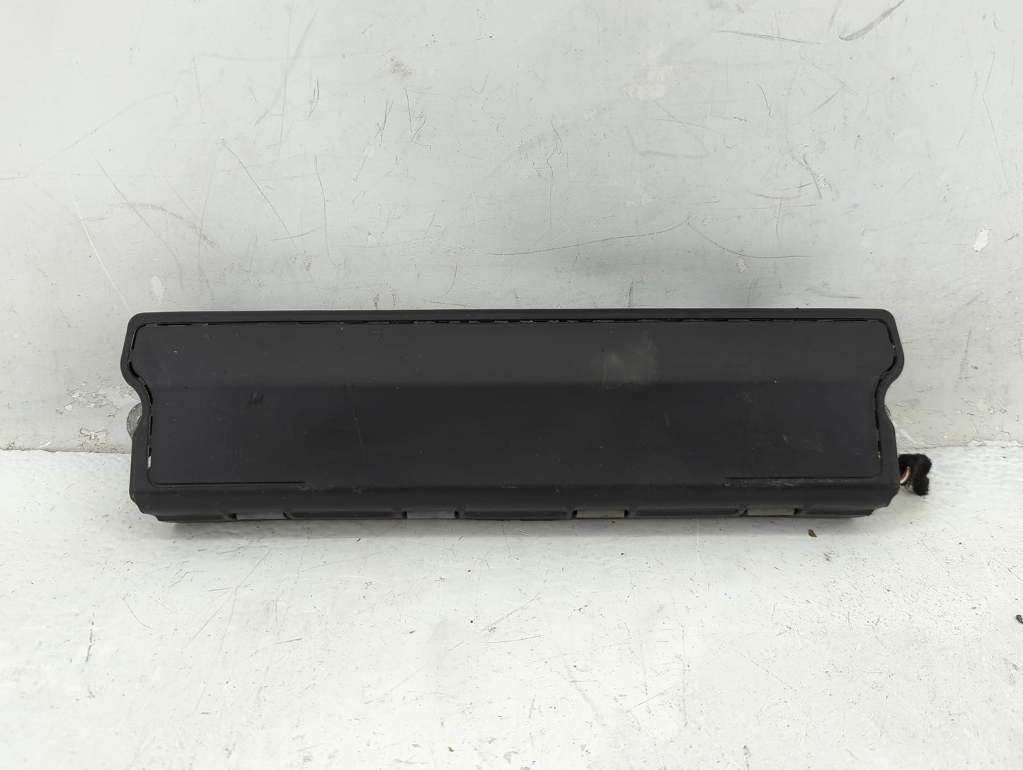 2016-2021 Chevrolet Malibu Air Bag Passenger Right Knee OEM P/N:23420286 Fits Fits 2016 2017 2018 2019 2020 2021 OEM Used Au