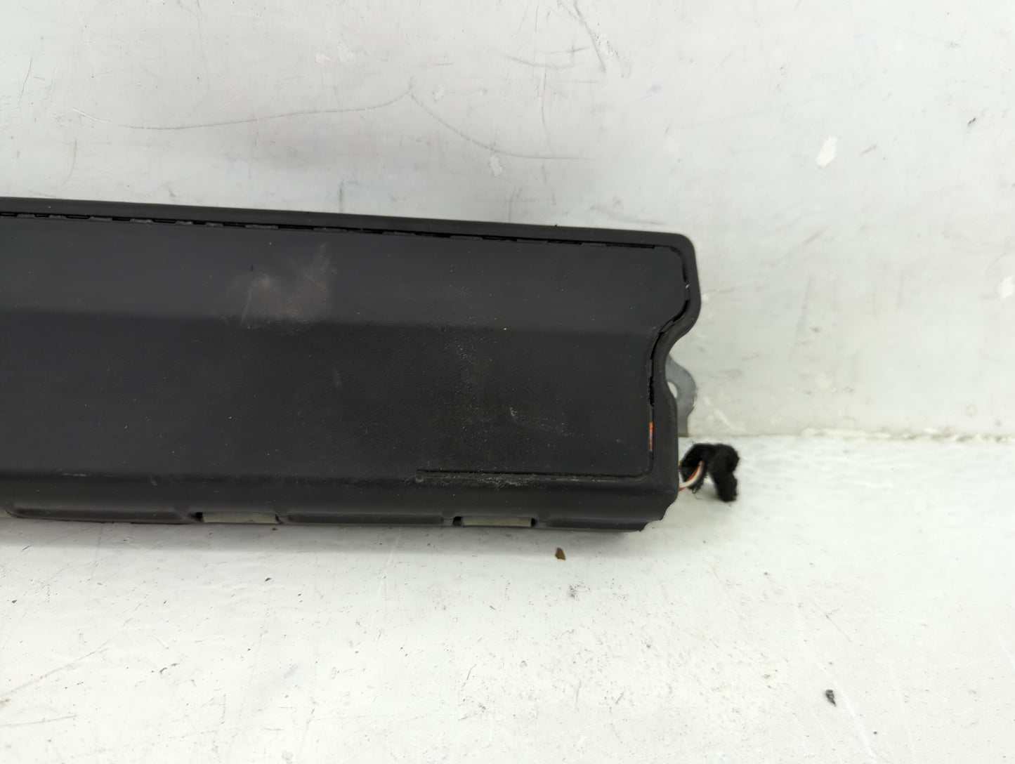 2016-2021 Chevrolet Malibu Air Bag Passenger Right Knee OEM P/N:23420286 Fits Fits 2016 2017 2018 2019 2020 2021 OEM Used Au