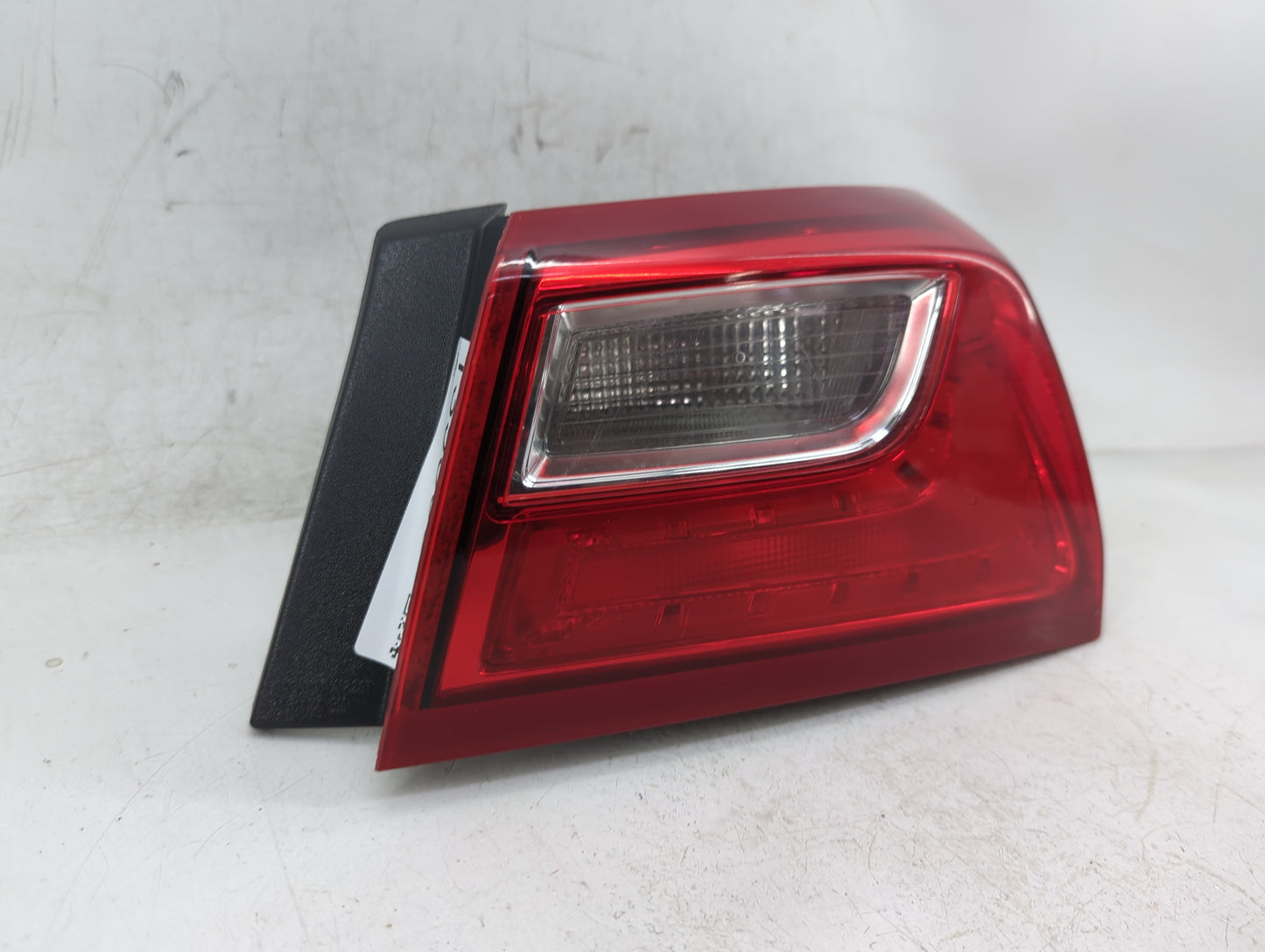 2016-2021 Chevrolet Malibu Tail Light Assembly Passenger Right OEM P/N:84132377 Fits Fits 2016 2017 2018 2019 2020 2021 OEM 