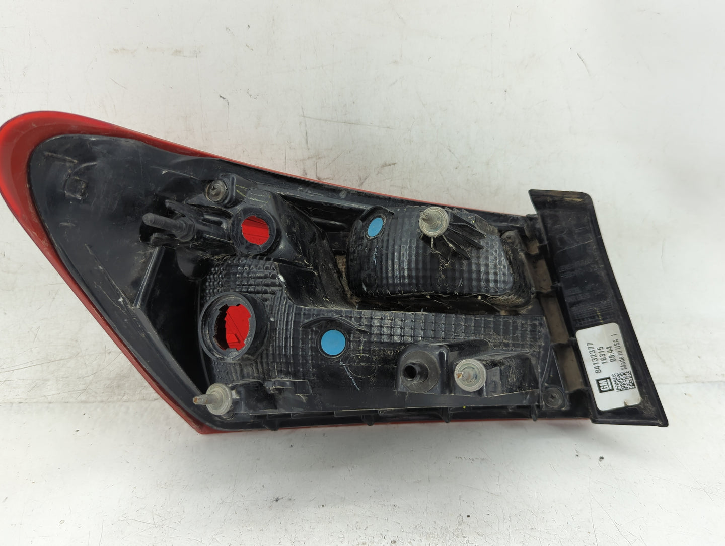 2016-2021 Chevrolet Malibu Tail Light Assembly Passenger Right OEM P/N:84132377 Fits Fits 2016 2017 2018 2019 2020 2021 OEM 