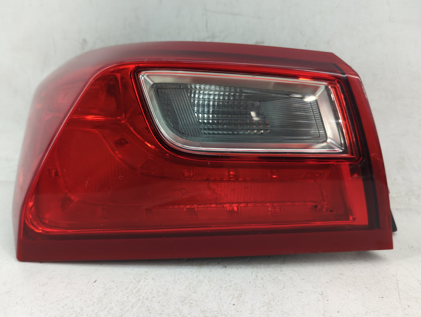 2016-2021 Chevrolet Malibu Tail Light Assembly Driver Left OEM P/N:84132376 Fits Fits 2016 2017 2018 2019 2020 2021 OEM Used