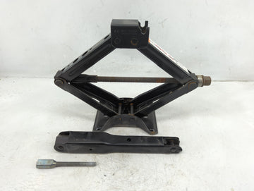 2017 Chevrolet Malibu Spare Scissor Car Jack - Oemusedautoparts1.com