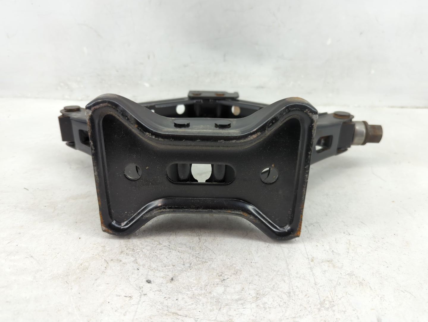 2017 Chevrolet Malibu Spare Scissor Car Jack 1396491 - Oemusedautoparts1.com