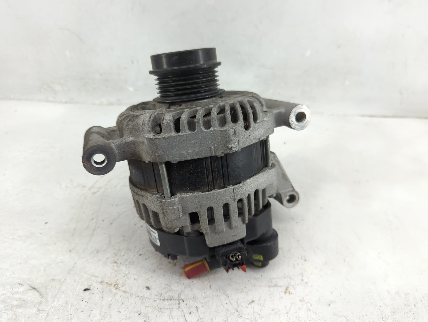 2016-2018 Chevrolet Malibu Alternator Replacement Generator Charging Assembly Engine OEM P/N:13515942 Fits OEM Used Auto Par