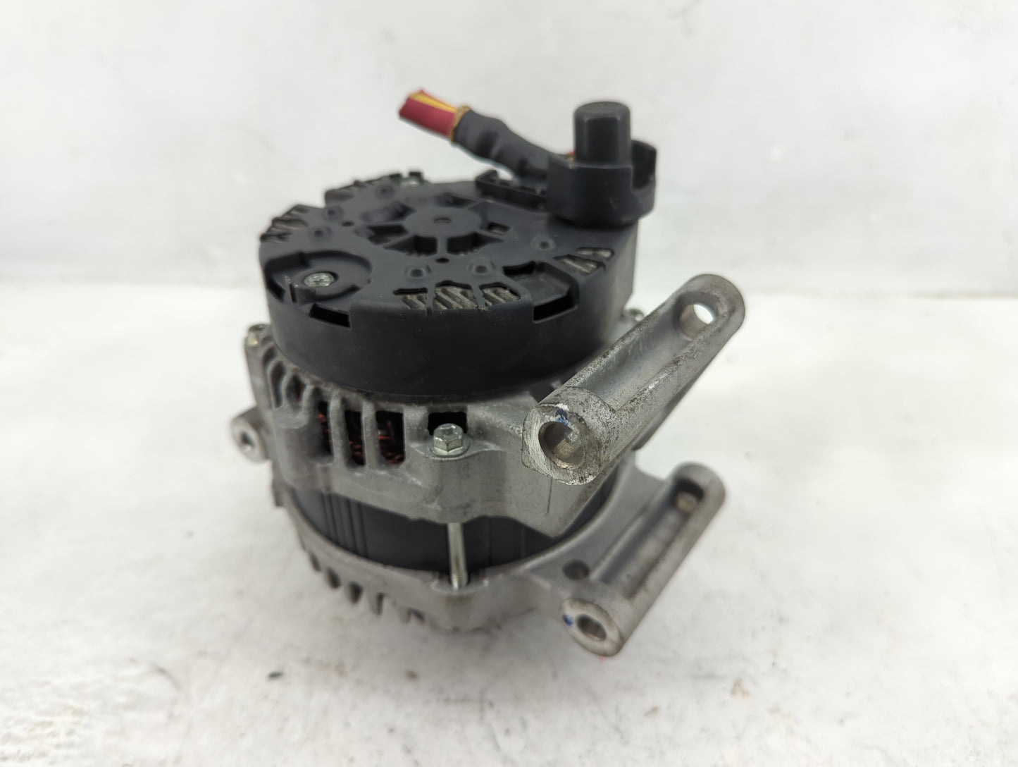 2016-2018 Chevrolet Malibu Alternator Replacement Generator Charging Assembly Engine OEM P/N:13515942 Fits OEM Used Auto Par