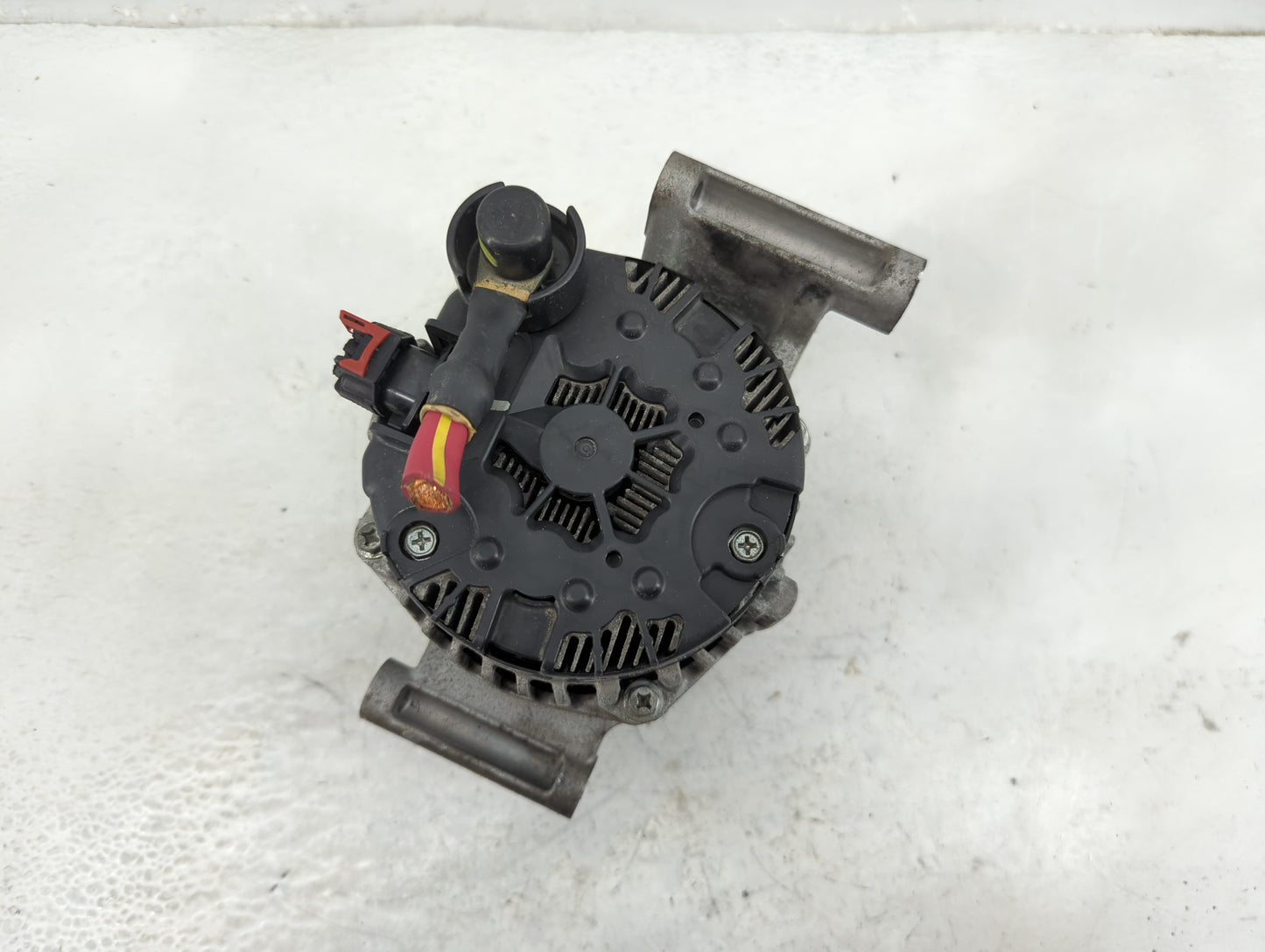 2016-2018 Chevrolet Malibu Alternator Replacement Generator Charging Assembly Engine OEM P/N:13515942 Fits OEM Used Auto Par